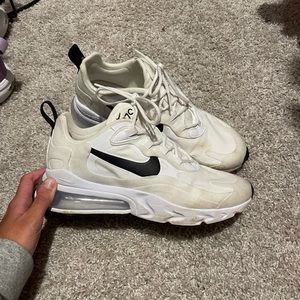 Nike AirMax 270 reacts